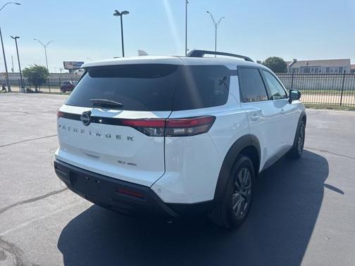 2022 Nissan Pathfinder SV 4WD
