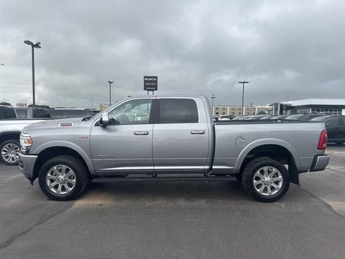 2022 RAM 2500 Laramie Crew Cab 4x4 6'4' Box