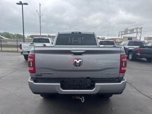 2022 RAM 2500 Laramie Crew Cab 4x4 6'4' Box
