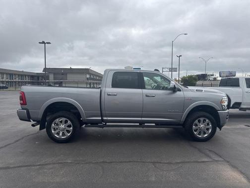 2022 RAM 2500 Laramie Crew Cab 4x4 6'4' Box