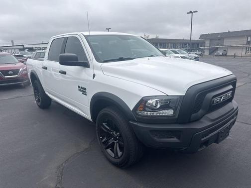 2024 RAM 1500 Classic Warlock Crew Cab 4x4 5'7' Box