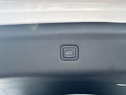 Summit White 2023 Buick Enclave Essence FWD