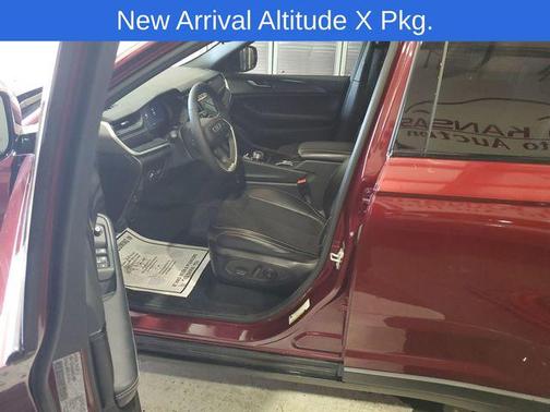 Velvet Red Pearlcoat 2024 Jeep Grand Cherokee Altitude