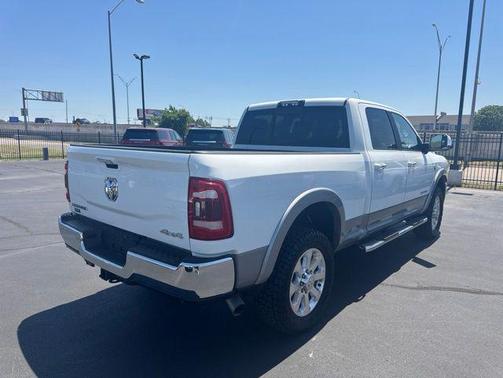 Bright White Clearcoat 2019 RAM 3500 Laramie Crew Cab 4x4 6'4' Box