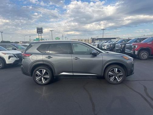 2023 Nissan Rogue SL
