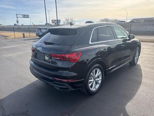 2025 Audi Q3 Premium 45 TFSI S line quattro Tiptronic