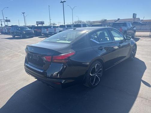 2023 Nissan Altima SR FWD