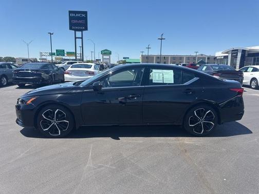 2023 Nissan Altima SR FWD