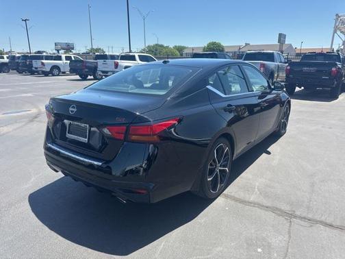 2023 Nissan Altima SR FWD