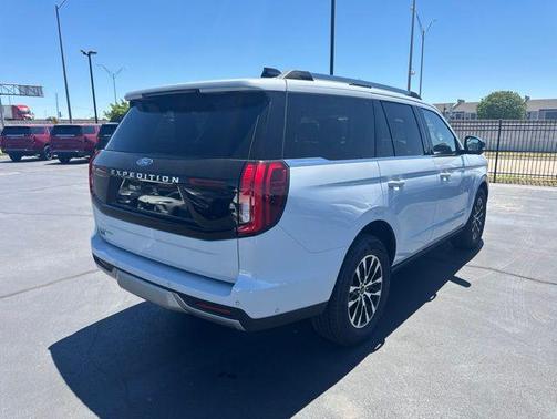 Space Silver Metallic 2025 Ford Expedition Platinum