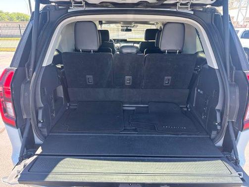Space Silver Metallic 2025 Ford Expedition Platinum