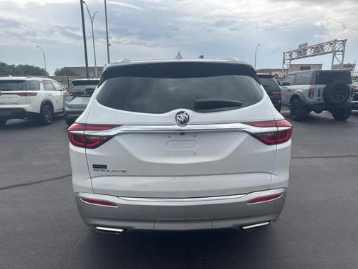 2020 Buick Enclave Essence
