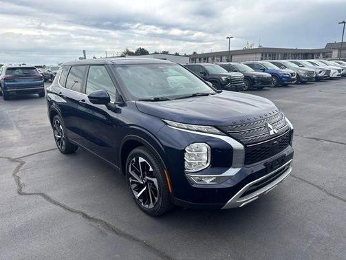 White Diamond/Black Roof 2023 Mitsubishi Outlander Ralliart S-AWC