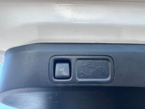 Star White Metallic Tri-Coat 2020 Ford Expedition Limited