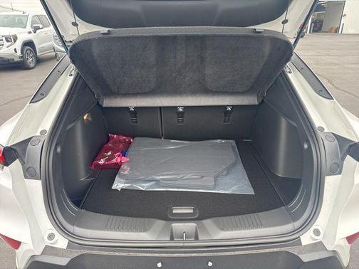 Summit White 2026 Buick Envista Preferred FWD