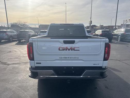 2025 GMC Sierra 1500 SLT