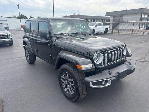 Black Clearcoat 2025 Jeep Wrangler 4-Door Sahara 4x4