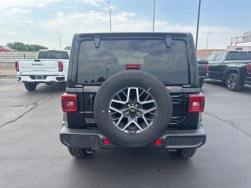Black Clearcoat 2025 Jeep Wrangler 4-Door Sahara 4x4