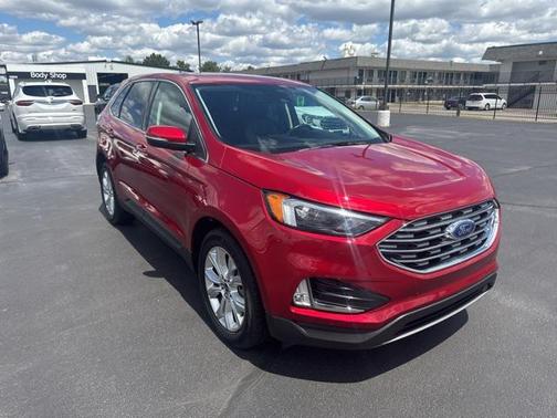 2022 Ford Edge Titanium