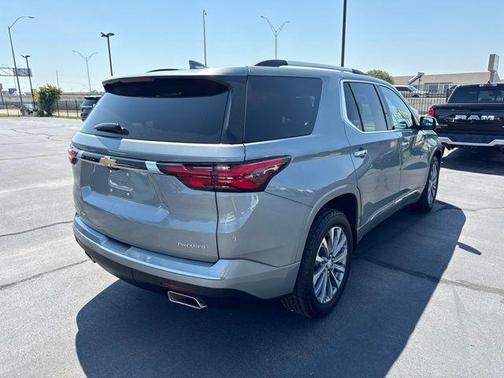 Sterling Gray Metallic 2023 Chevrolet Traverse Premier