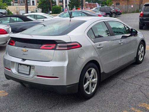 Silver Ice Metallic 2013 Chevrolet Volt Base
