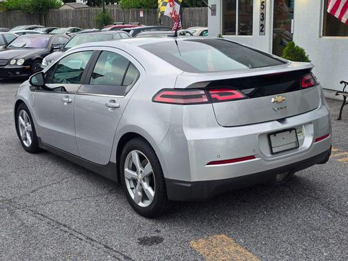 Silver Ice Metallic 2013 Chevrolet Volt Base