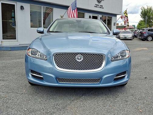2011 Jaguar XJ Base