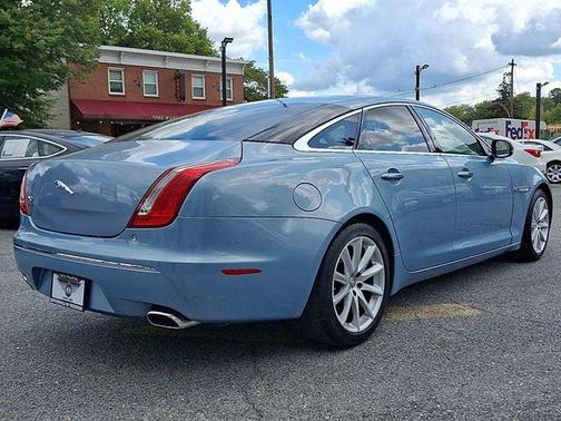 2011 Jaguar XJ Base