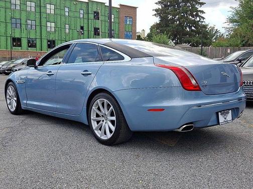 2011 Jaguar XJ Base