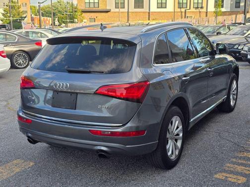 Daytona Gray Pearl Effect 2016 Audi Q5 2.0T Premium