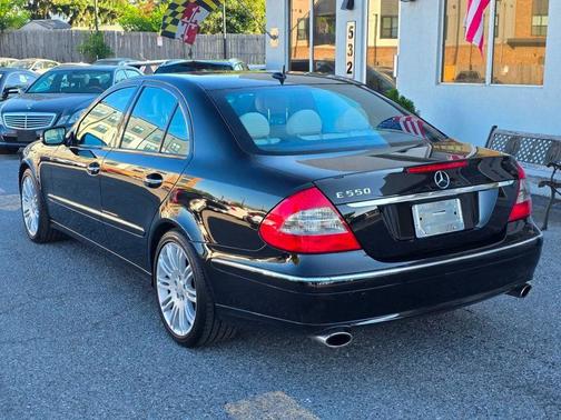 Black 2008 Mercedes-Benz E-Class E550 4dr Sedan Sport 5.5L RWD