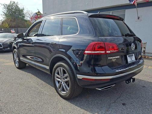 2016 Volkswagen Touareg VR6 Lux