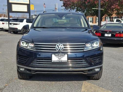 2016 Volkswagen Touareg VR6 Lux