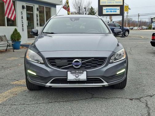 2017 Volvo V60 Cross Country T5