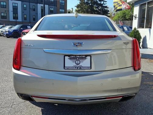 Silver Coast Metallic 2016 Cadillac XTS Luxury