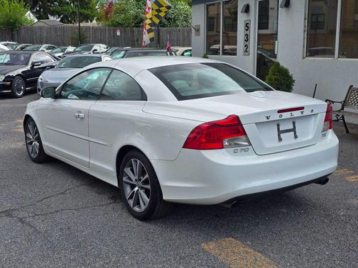 Ice White 2011 Volvo C70 T5