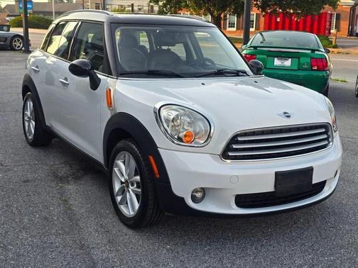 Light White 2012 MINI Cooper Countryman Base