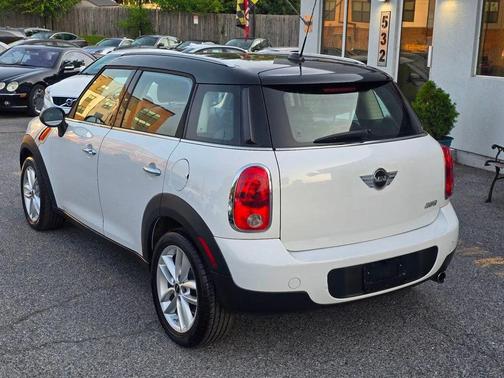 Light White 2012 MINI Cooper Countryman Base