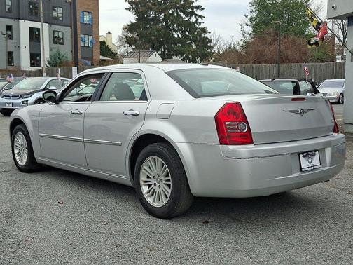 2010 Chrysler 300 Touring/Signature/Executive Series