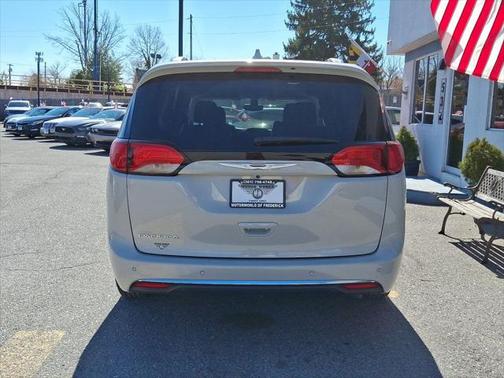 2020 Chrysler Pacifica Touring L
