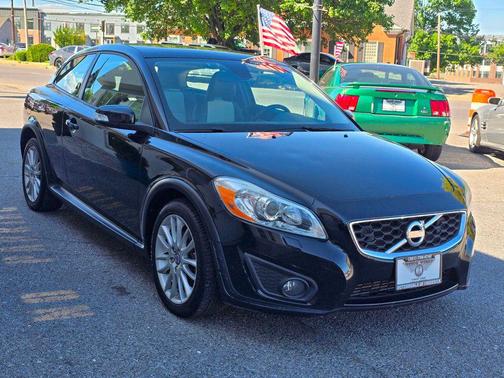 Black Sapphire Metallic 2011 Volvo C30 T5
