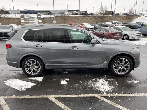 2025 BMW X7 xDrive40i