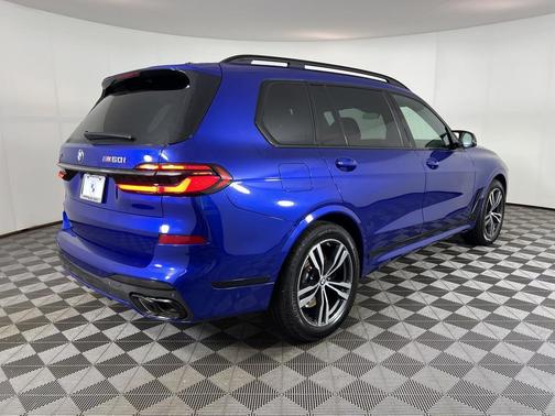 2025 BMW X7 M60i