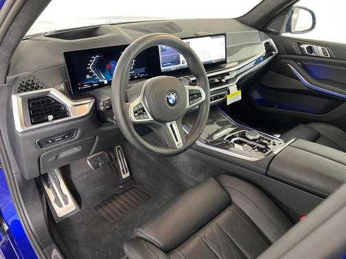 2025 BMW X7 M60i