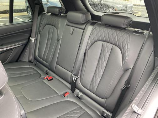 2023 BMW X5 M50i