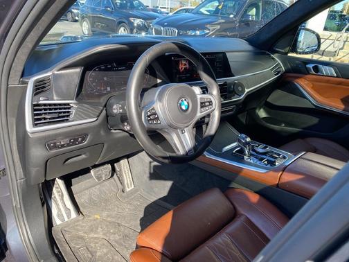 2022 BMW X7 M50i