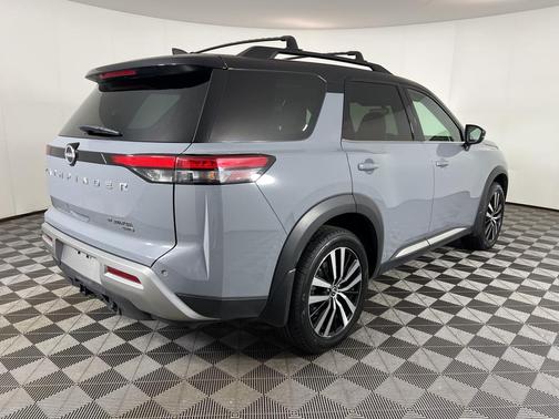 2023 Nissan Pathfinder Platinum 4WD