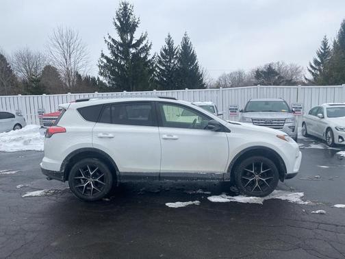 2018 Toyota RAV4 SE