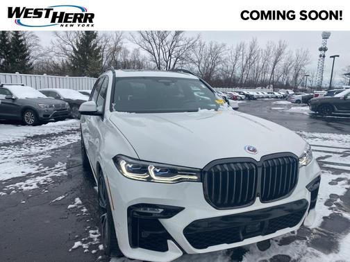 2022 BMW X7 M50i