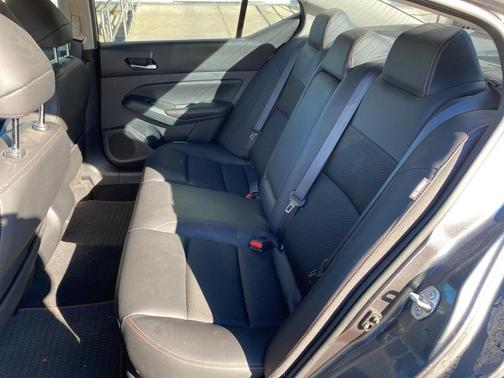 2021 Nissan Altima SR FWD